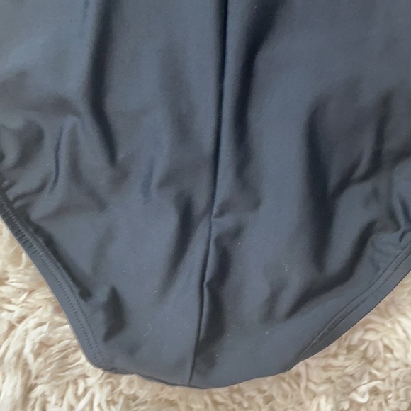 Speedo Black Ruched One Piece Swimsuit - Picture 8 of 9